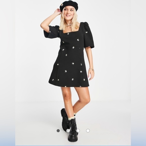 ASOS NWT Black Quilted Mini 90s Dress Babydoll w Ditsy Floral Embroidery Size 2 - Picture 1 of 9